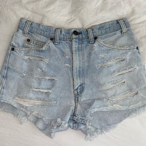 LEVI’s Jean Shorts BARELY WORN